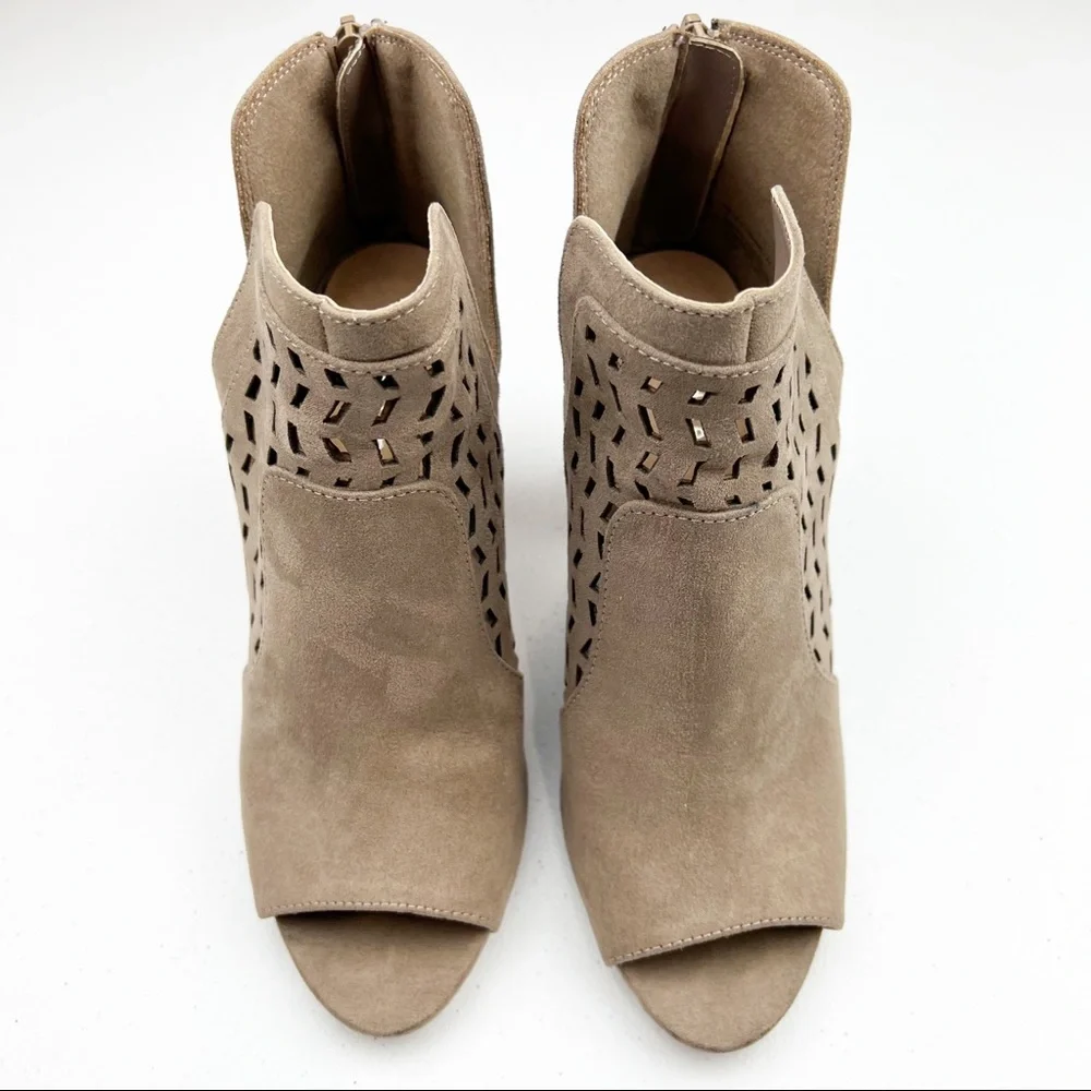 Madden girl bright taupe suede peep toe cut out booties size 7 - Picture 3 of 10